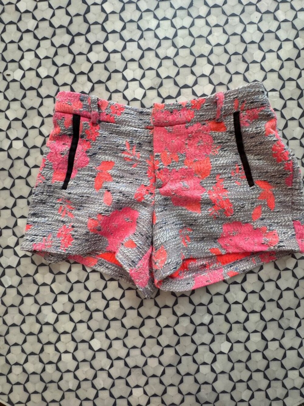 Morgan Carper Nomad Womens Floral Shorts Size 4 Bright Pink & Gray Pattern Textu